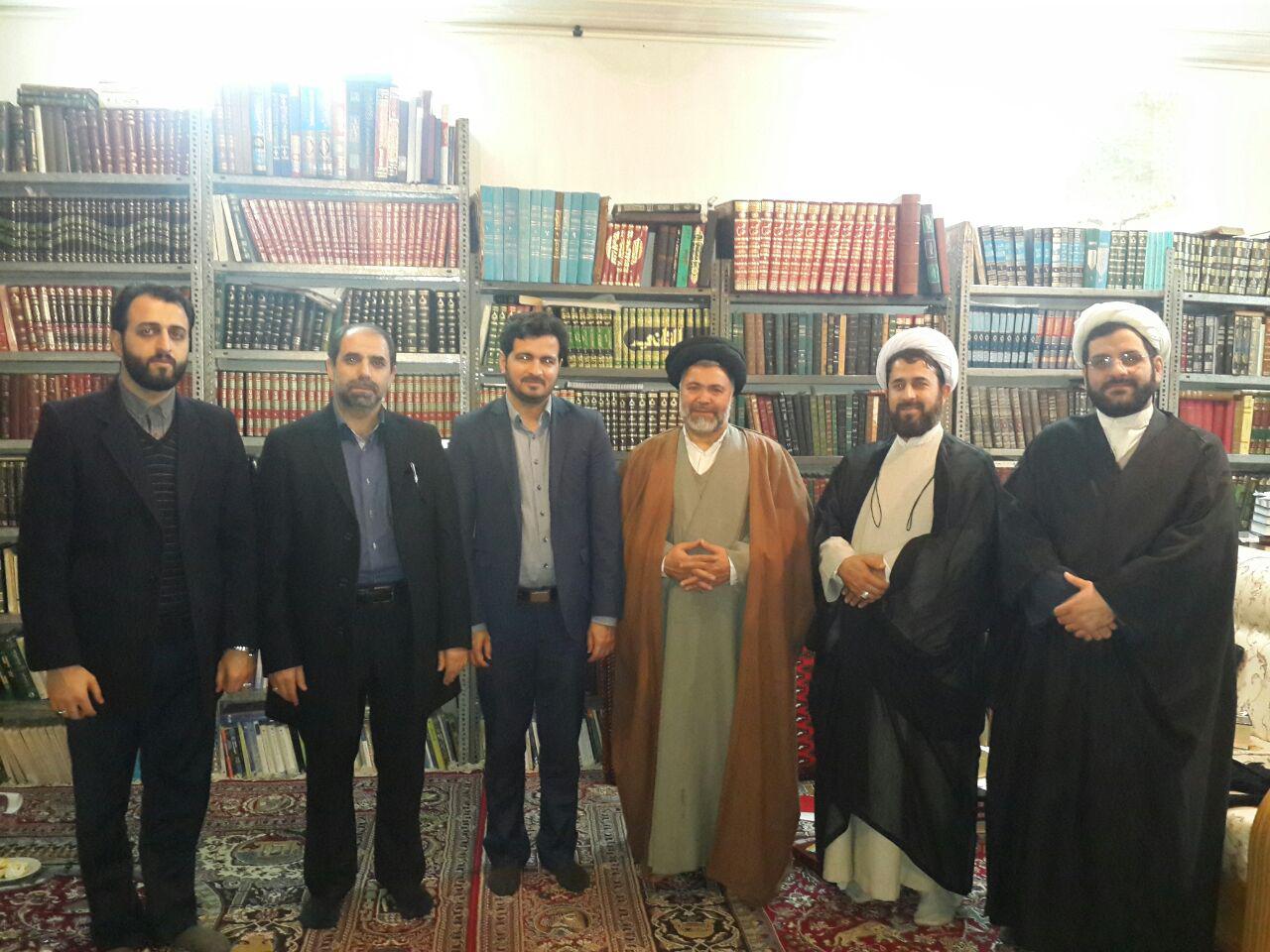 ملاقات مسئولین مرکز با آیت الله دکتر حسینی